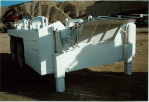Frontal details of a gooseneck shield hauler